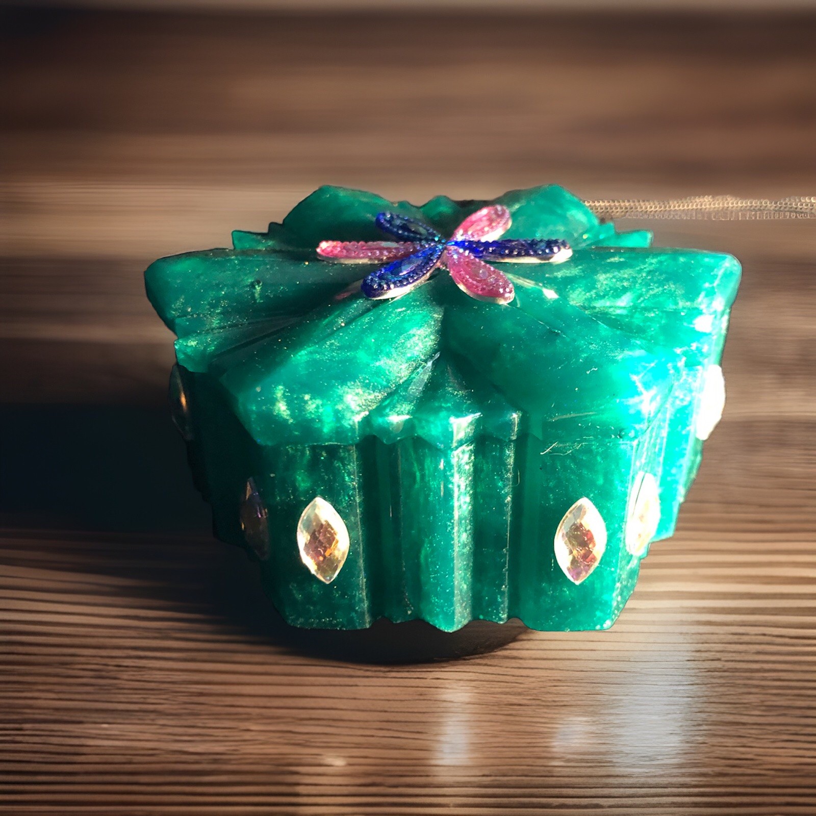 Green trinket box Green trinket box