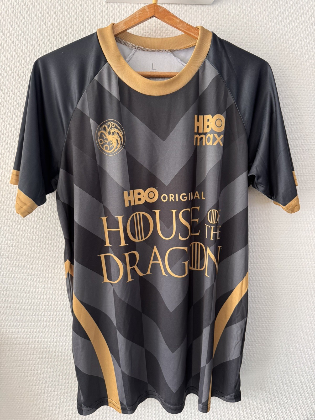 Official HBO Max House of the Dragon Football Jersey Targaryen #10 Size L Official HBO Max House of the Dragon Football Jersey Targaryen #10 Size L