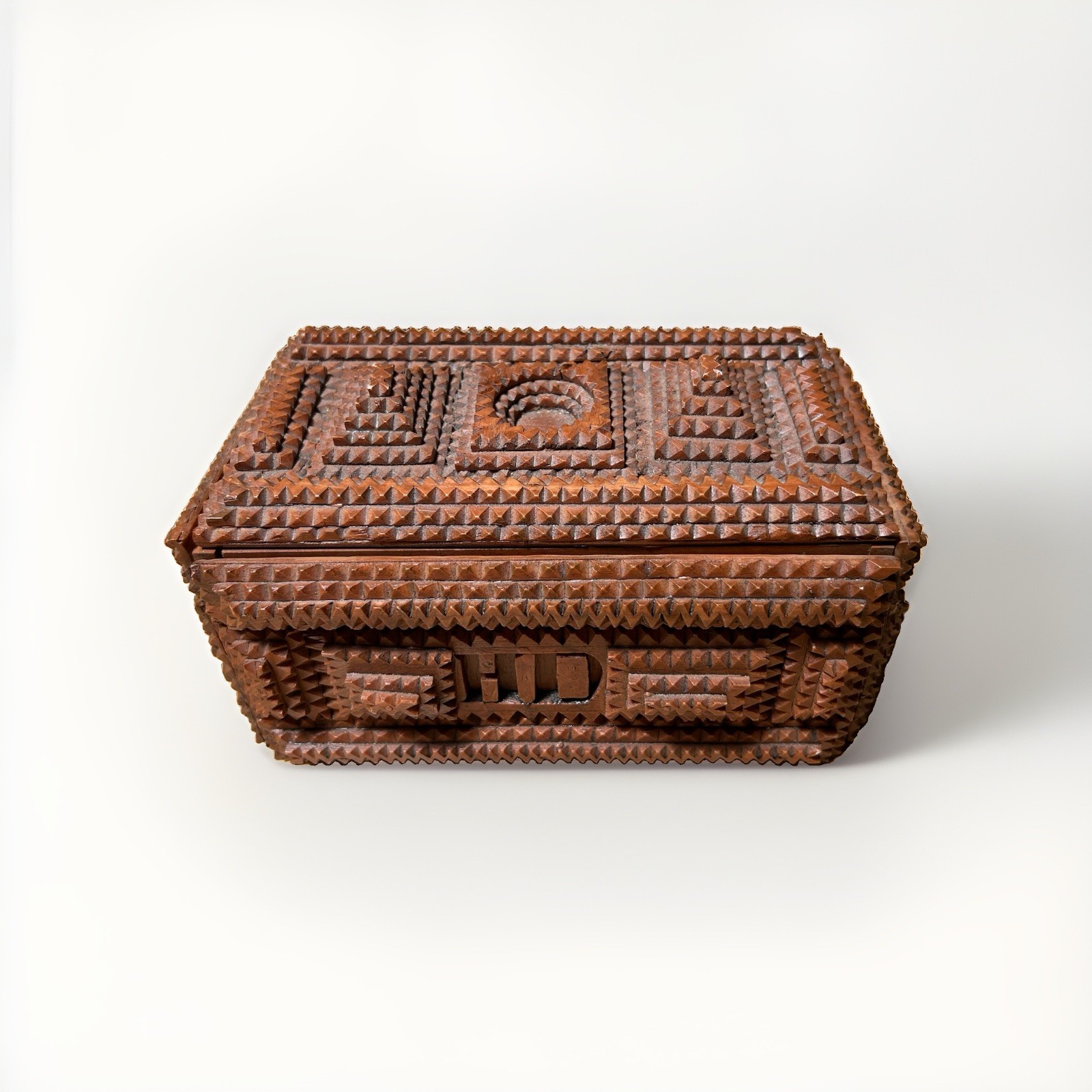 Vintage Tramp Art Carved Wooden Cigar Box Heavy ~4 lbs Handmade Folk Art 9x6x4 Vintage Tramp Art Carved Wooden Cigar Box Heavy ~4 lbs Handmade Folk Art 9x6x4