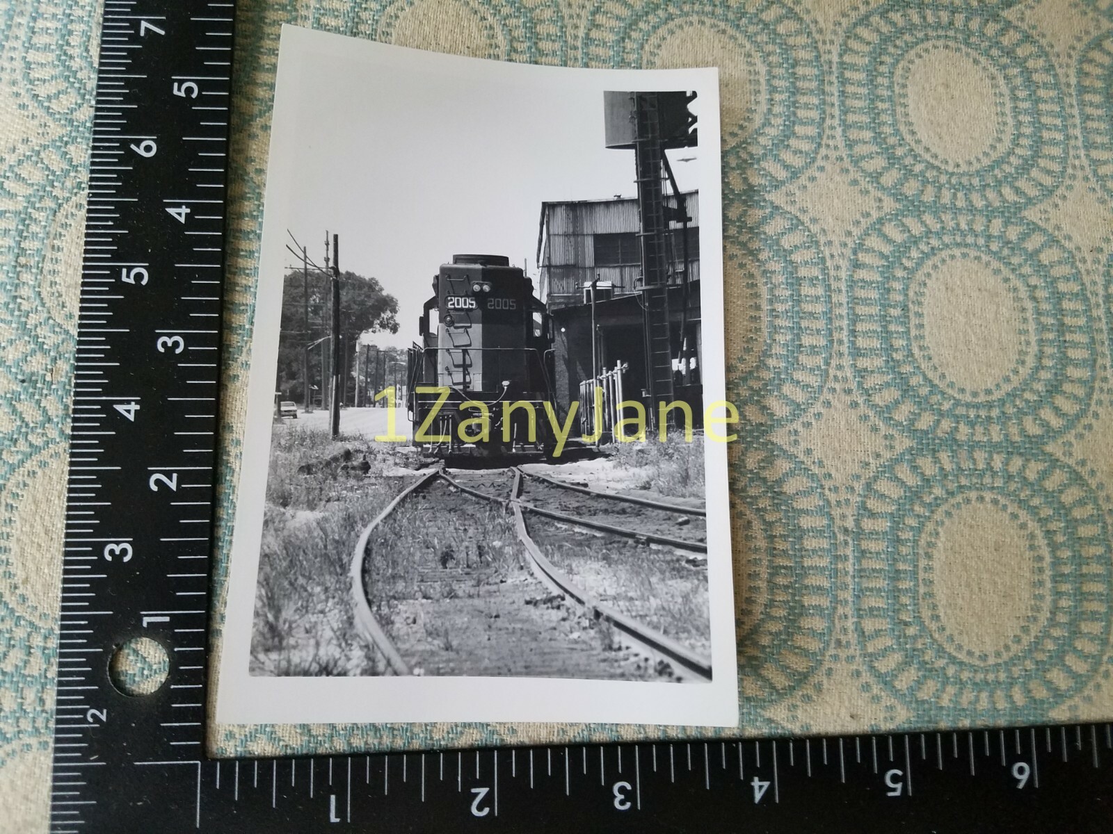 A197 VINTAGE TRAIN ENGINE PHOTO Railroad ENGINE 2005 APPROACHES SWITCHER A197 VINTAGE TRAIN ENGINE PHOTO Railroad ENGINE 2005 APPROACHES SWITCHER