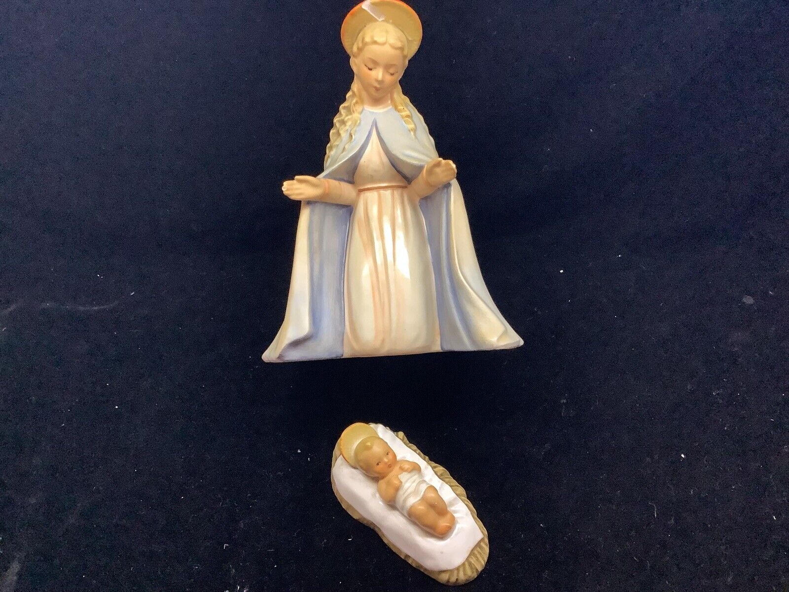 1951 Goebel Hummel Nativity Mary & Baby Jesus
