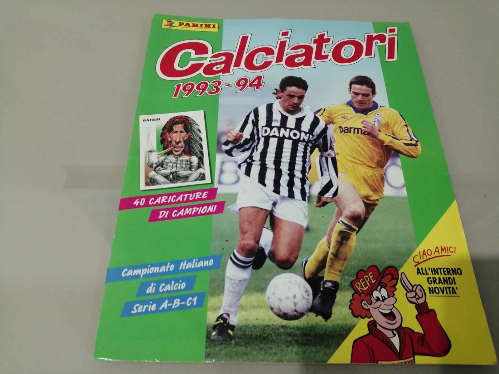 1993/94 Complete Sandwich Figure Album - 9 Figures with Repe Insert Ref. A293 1993/94 Complete Sandwich Figure Album - 9 Figures with Repe Insert Ref. A293