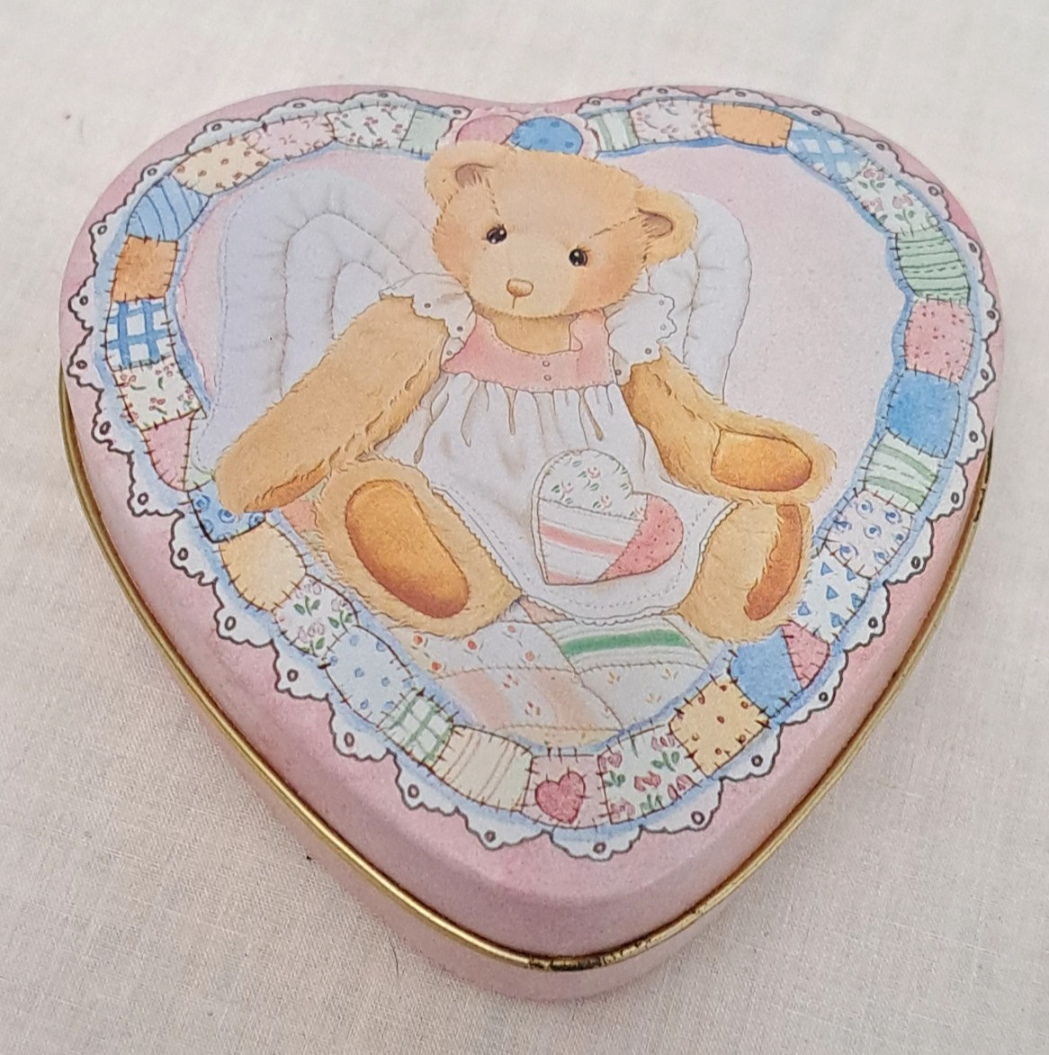 Vintage 1992 Cherished Teddies Heart Tin 910554 Priscilla Hillman Angel Bear Box Vintage 1992 Cherished Teddies Heart Tin 910554 Priscilla Hillman Angel Bear Box