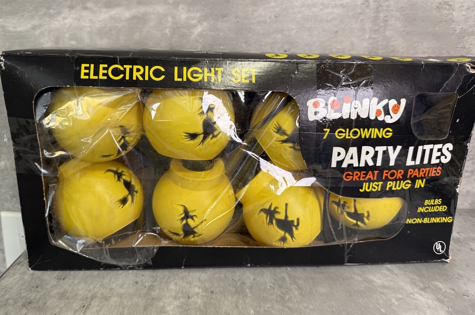 Vintage BLINKY PARTY LITES String Lights Rare TRIXIE Witch Box YELLOW BLOW MOLD Vintage BLINKY PARTY LITES String Lights Rare TRIXIE Witch Box YELLOW BLOW MOLD