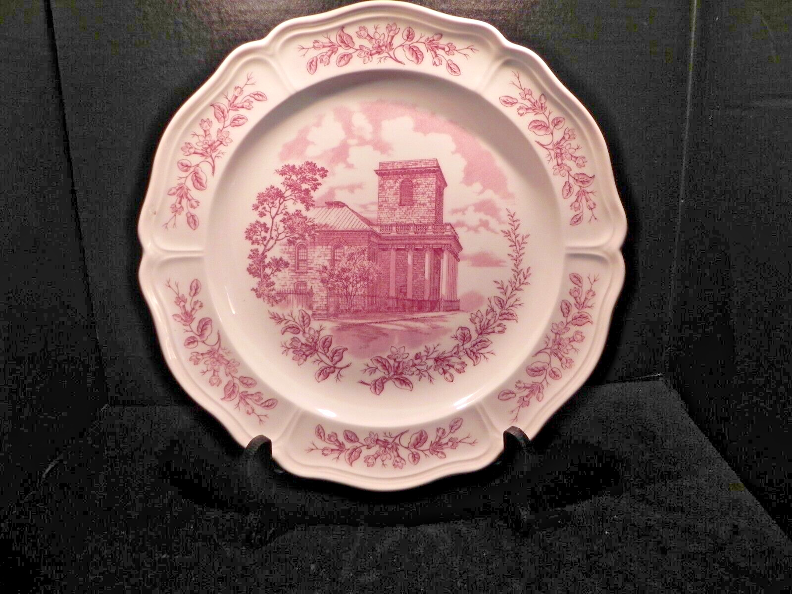 WEDGEWOOD HISTORIC BOSTON King's Chapel 10 1/2 in Plate