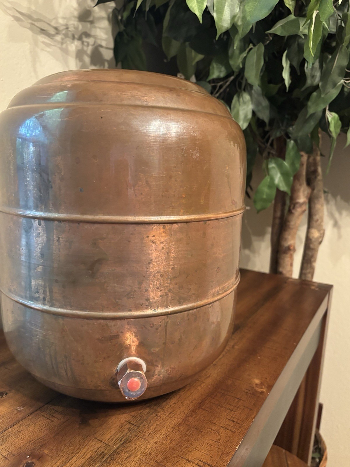Antique American Ayurveda Copper Water Dispenser, 5 Gallon Without Lid Antique American Ayurveda Copper Water Dispenser, 5 Gallon Without Lid
