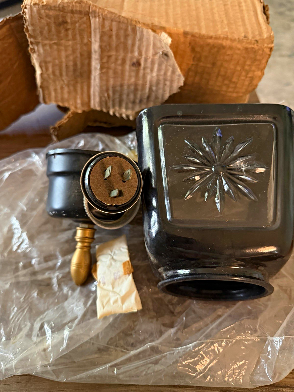 Nos vintage 110 outdoor light for Shasta camper and others Nos vintage 110 outdoor light for Shasta camper and others