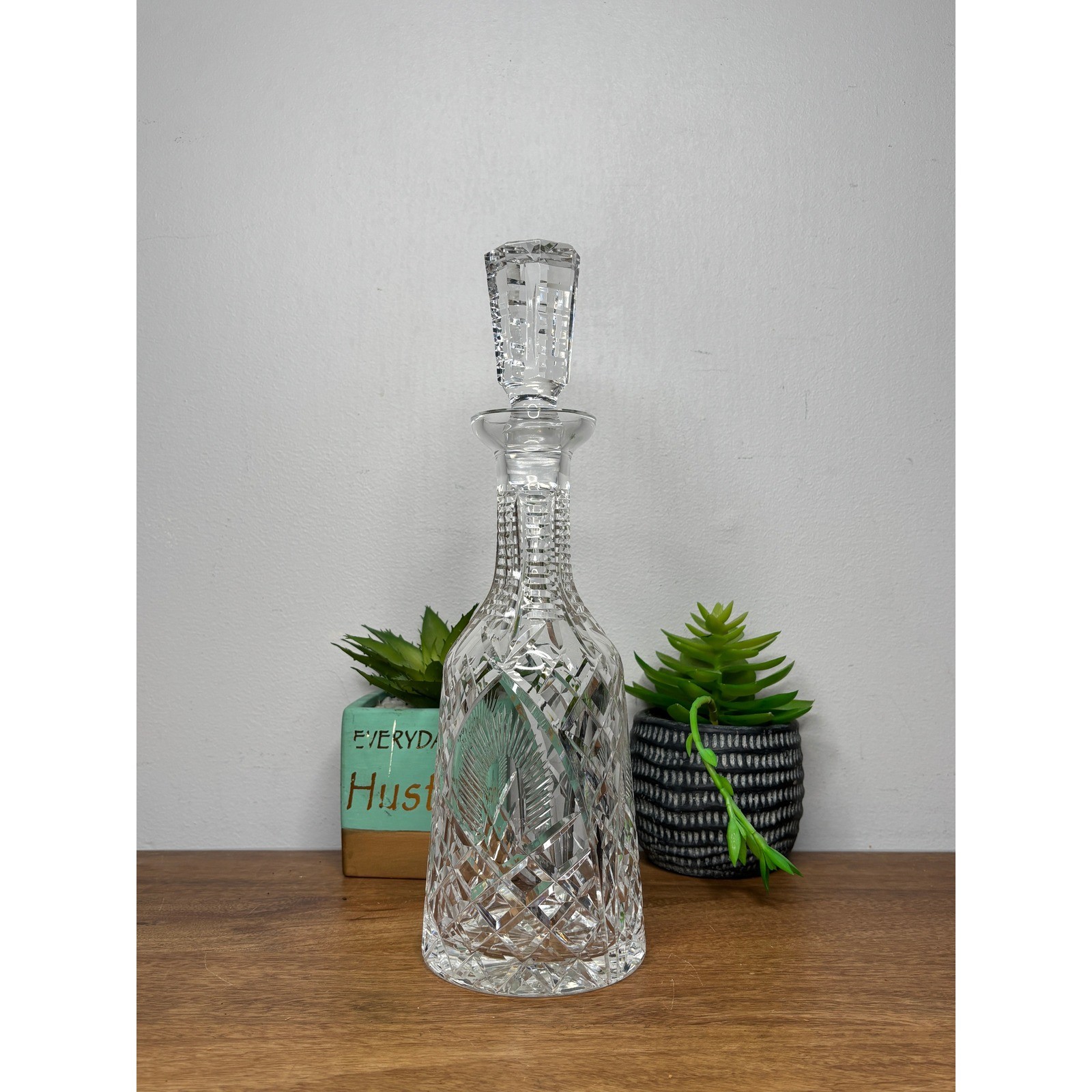 Waterford Crystal Shannon Jubilee Decanter with Stopper 13 Inch Waterford Crystal Shannon Jubilee Decanter with Stopper 13 Inch