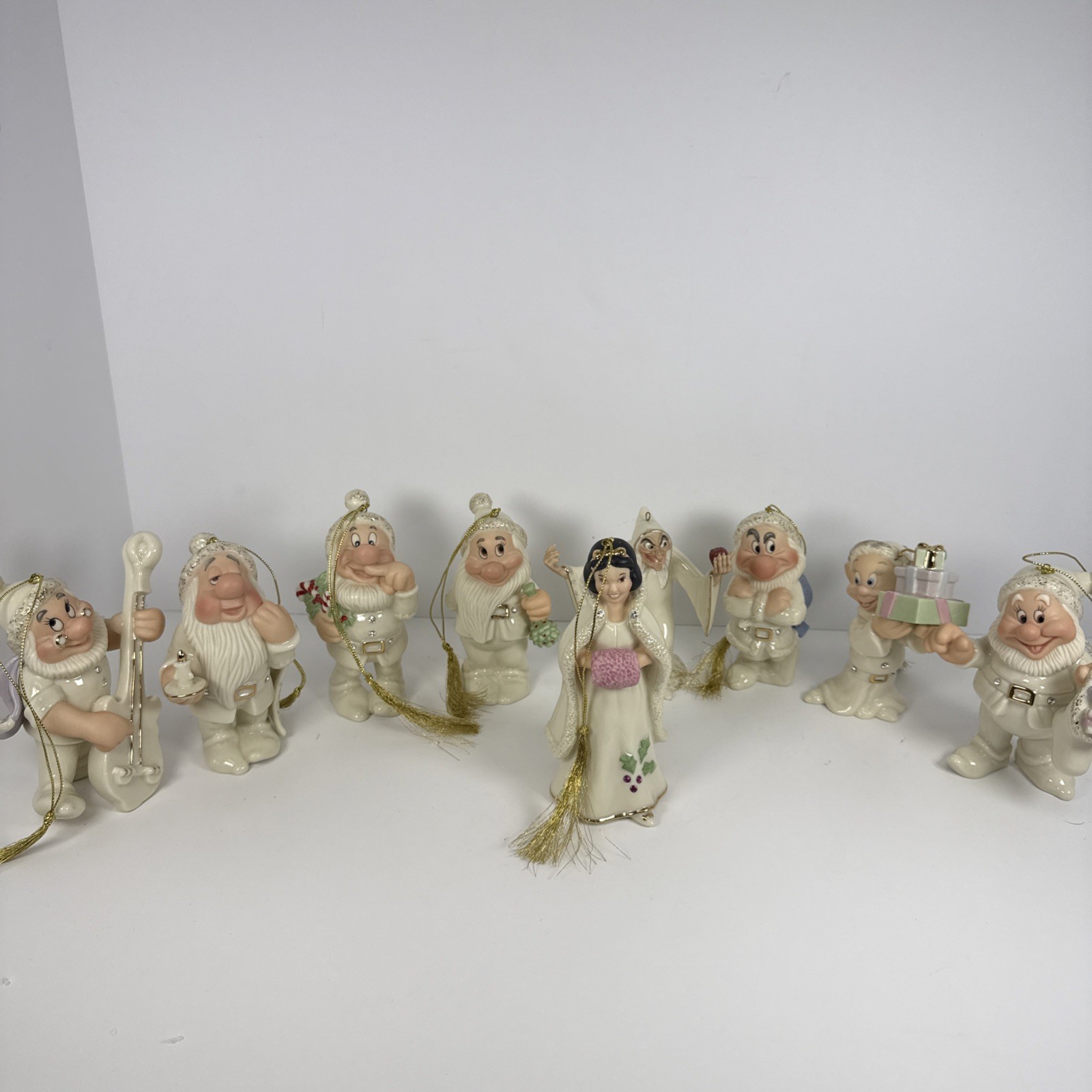 Lenox Classics Disney Snow White & the Seven Dwarfs Christmas Ornament Set Boxed