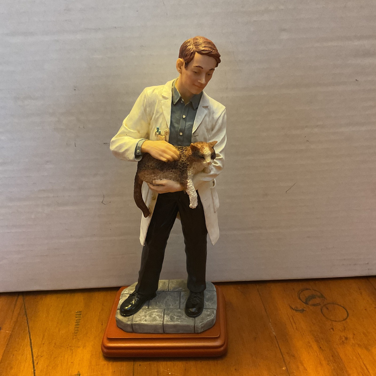 1999 Vanmark Healing Hands Vet Care Limited Edition Figurine 9"