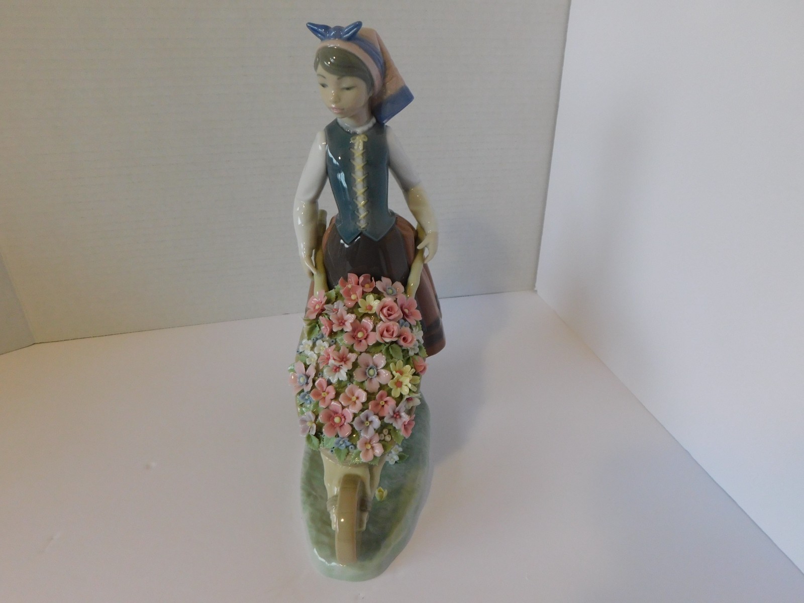 STUNNING LLADRO SPAIN FIGURE #01419 BARROW OF BLOSSOMS - CART WITH FLOWERS - NIB STUNNING LLADRO SPAIN FIGURE #01419 BARROW OF BLOSSOMS - CART WITH FLOWERS - NIB
