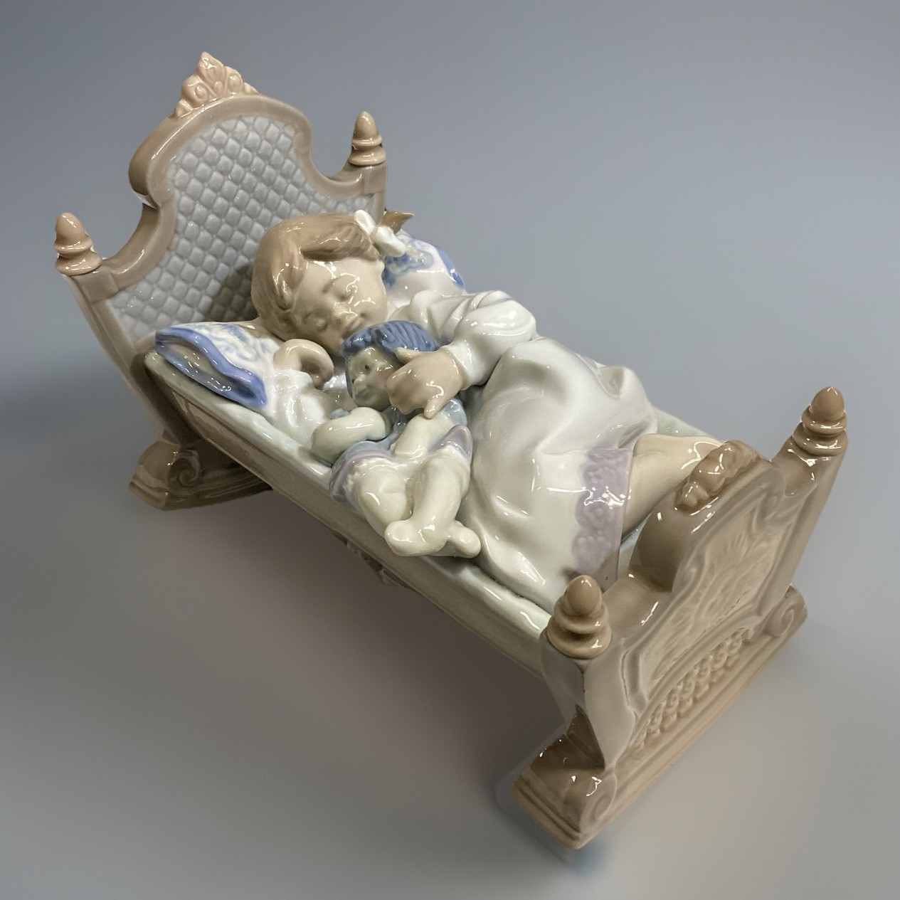 Lladro “Rock A Bye Baby” Porcelain Figurine #5717 No Box Lladro “Rock A Bye Baby” Porcelain Figurine #5717 No Box