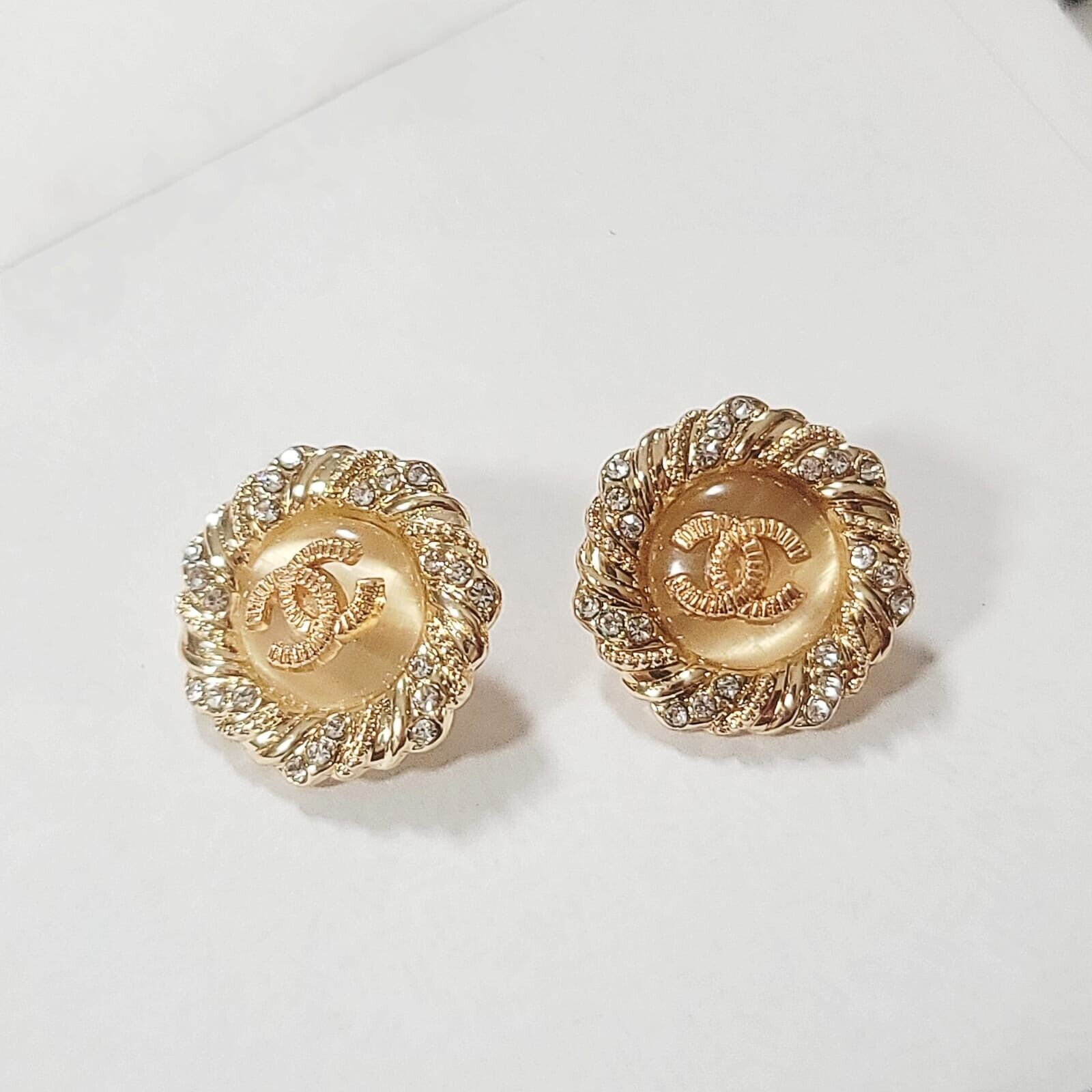 2pc Chanel Buttons 18mm Gold Tone