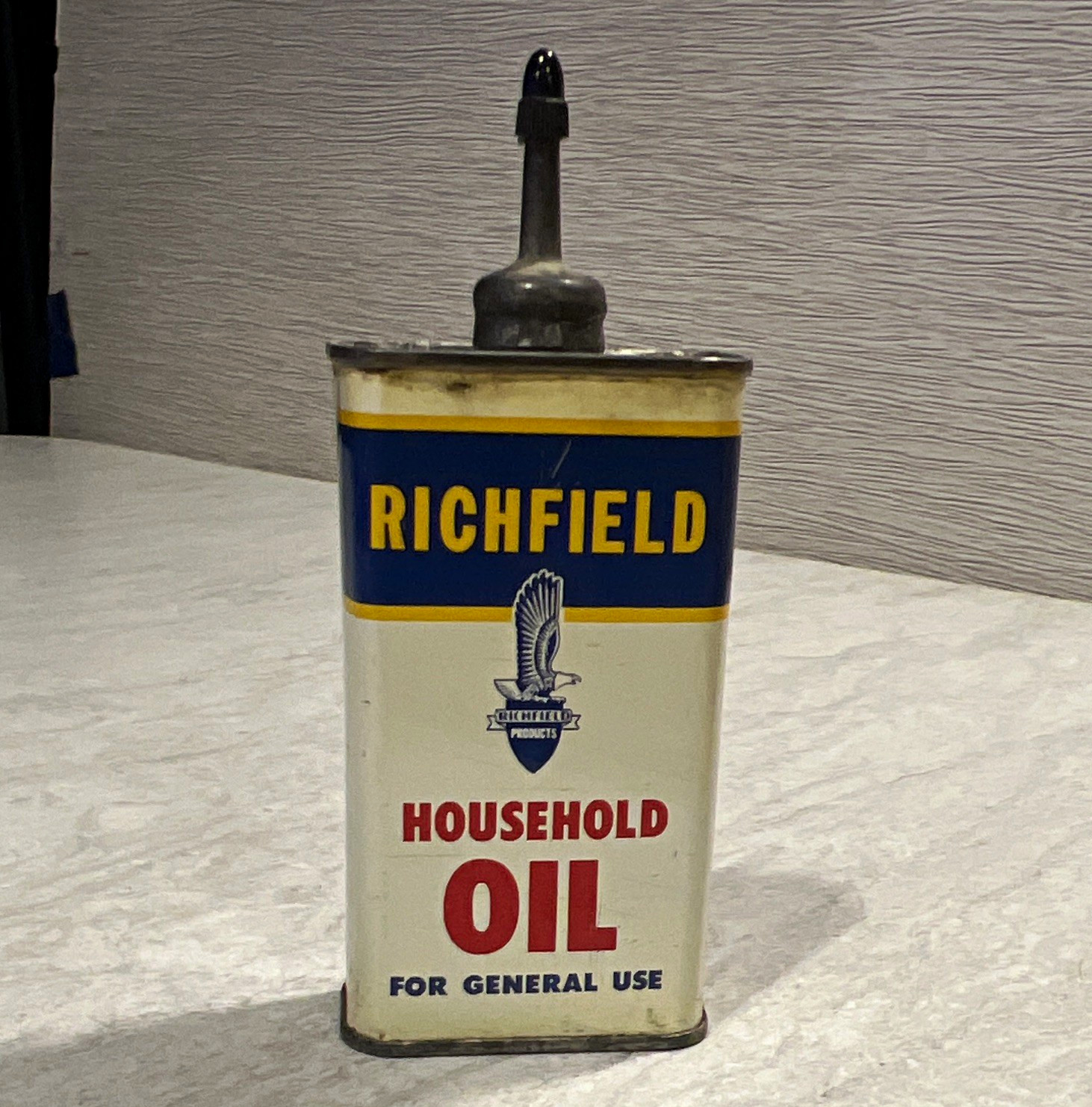 Vtg Richfield Household Oil Can 4 Oz Handy Oiler Blue Band Lead Top Eagle Logo Vtg Richfield Household Oil Can 4 Oz Handy Oiler Blue Band Lead Top Eagle Logo