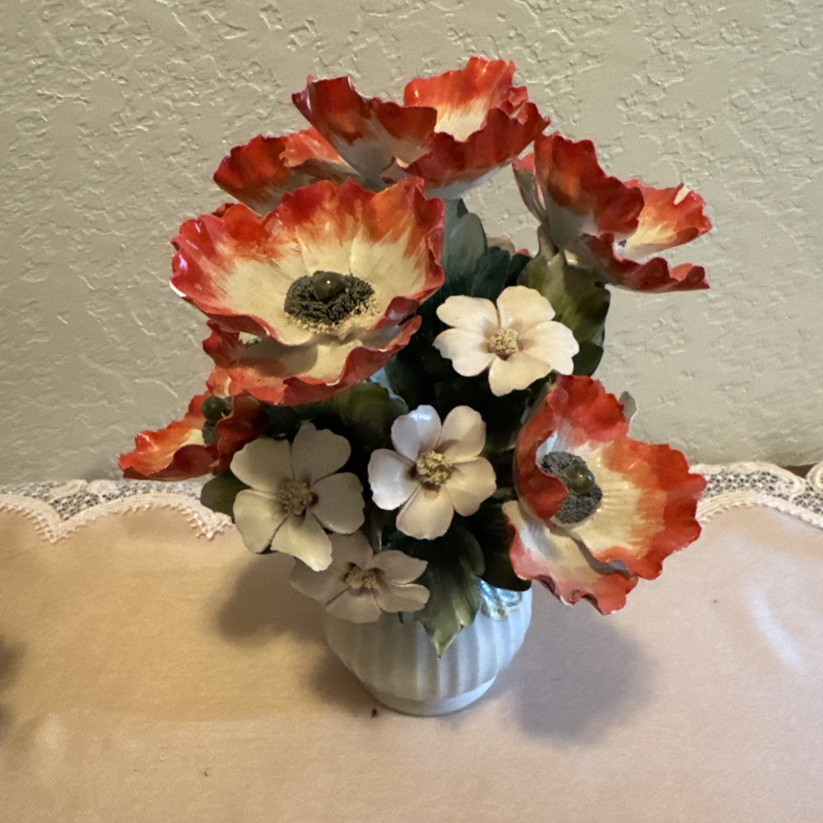 Capodimonte Vintage 1974 Base Flower Capodimonte Vintage 1974 Base Flower