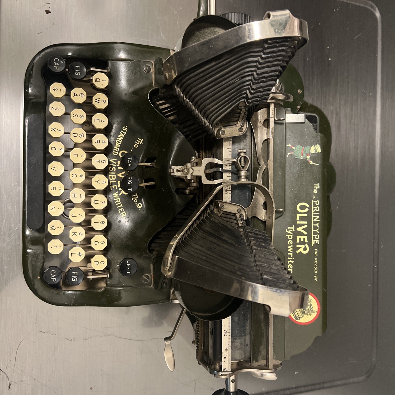 Antique 1900's Oliver No 9 Batwing The Printype Typewriter needs oiling Antique 1900's Oliver No 9 Batwing The Printype Typewriter needs oiling