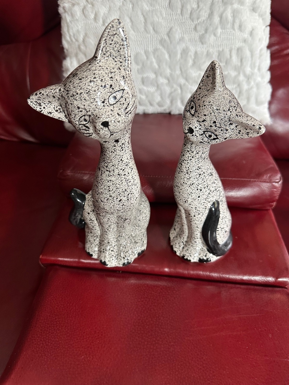 Vtg Long Neck Cat Figurines 2 Black & White Speckled Ceramic Cats, Retro Revival Vtg Long Neck Cat Figurines 2 Black & White Speckled Ceramic Cats, Retro Revival