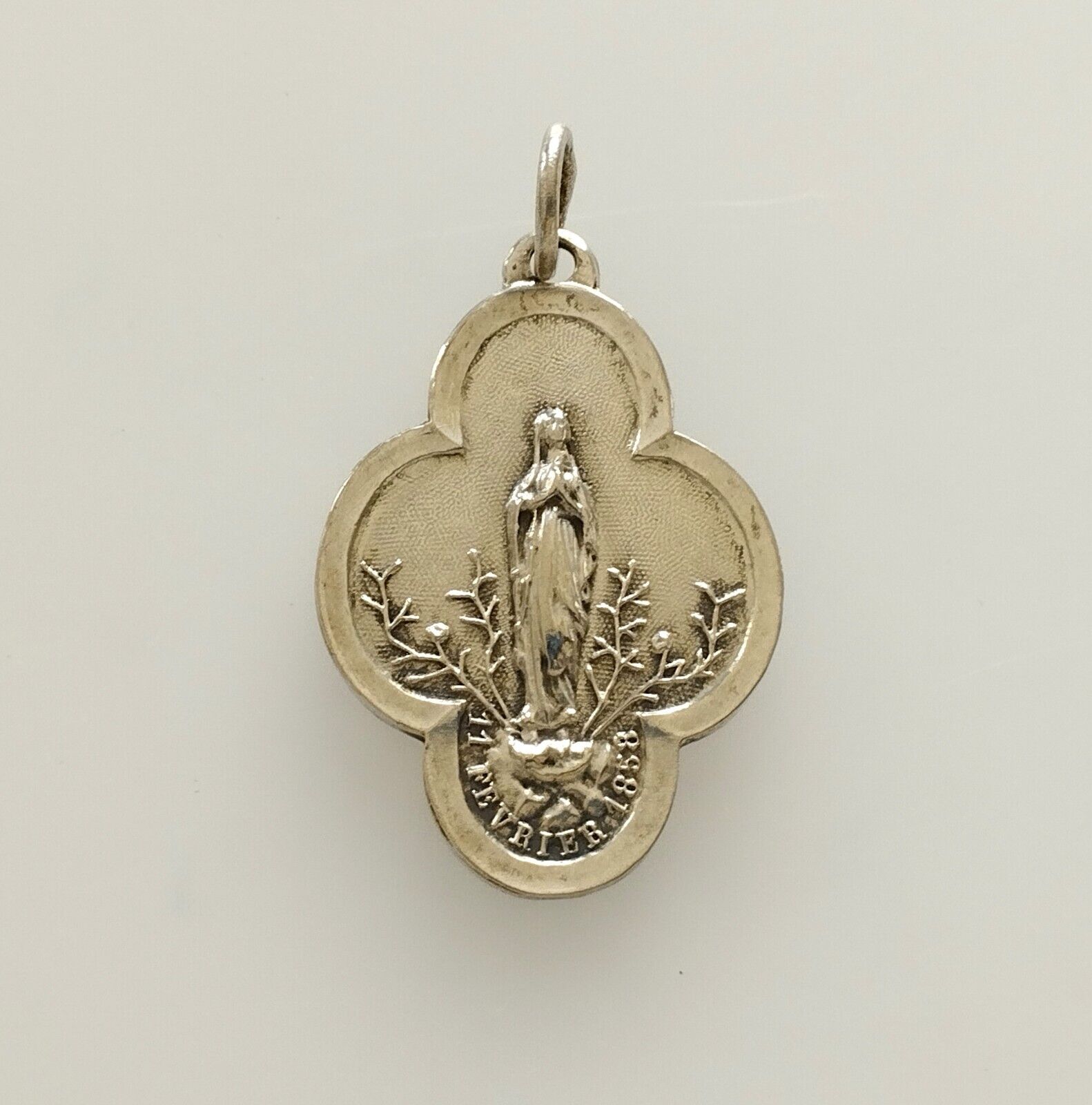 Mama-Estelle Antique Big/Large Medal Souvenir de Notre Dame De Heavy Metal