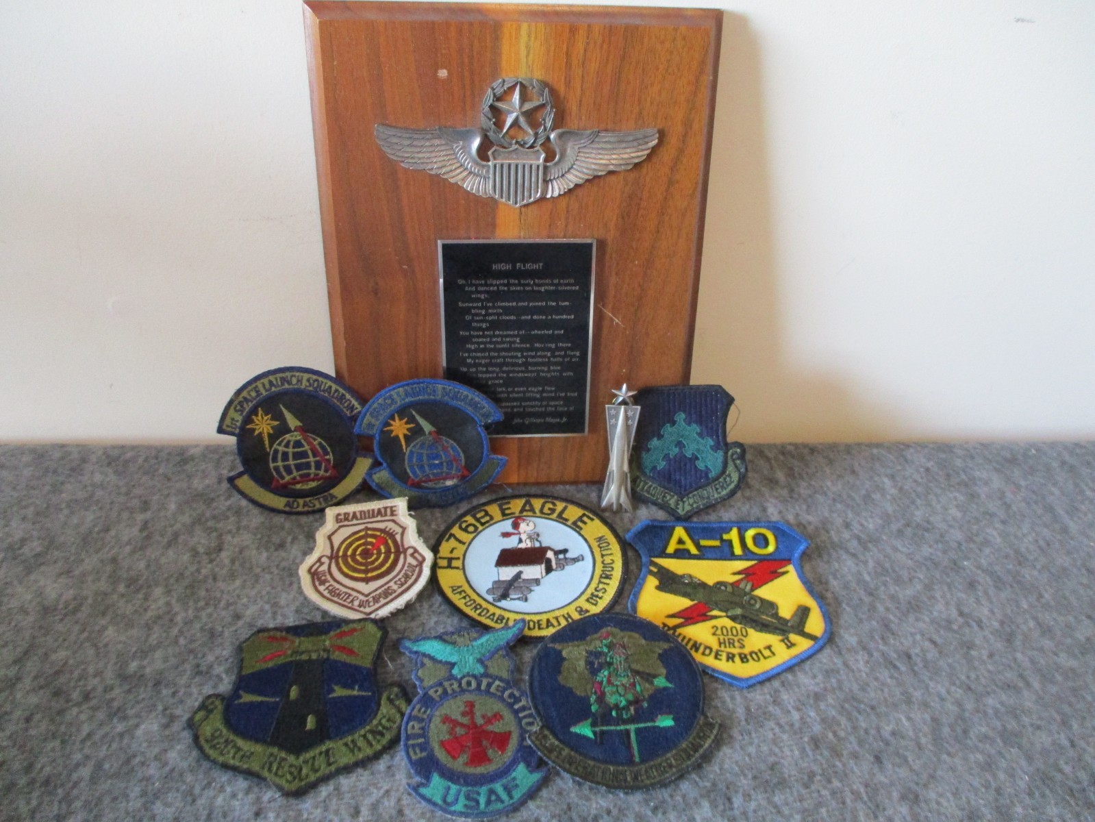 VIETNAM WAR to DESERT STORM USAF PLAQUE POCKET ROCKET MISSILMAN PIN + 9 PATCHES VIETNAM WAR to DESERT STORM USAF PLAQUE POCKET ROCKET MISSILMAN PIN + 9 PATCHES