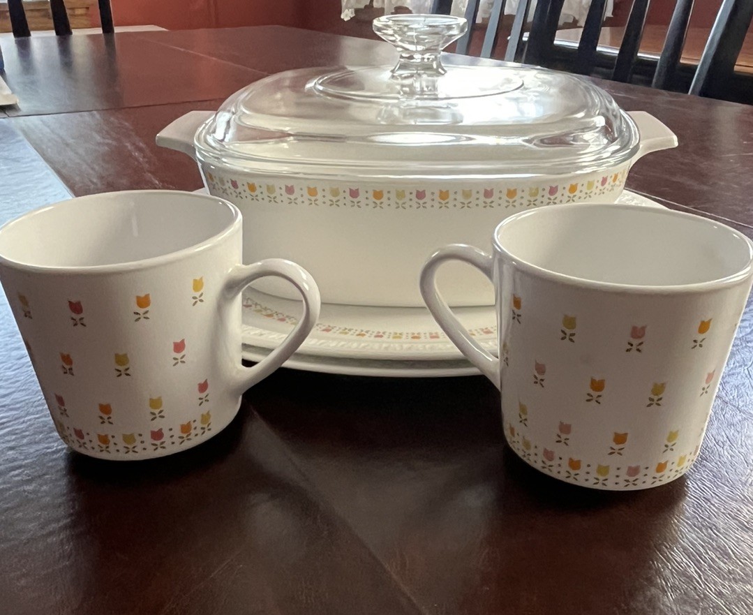RARE VTG Centura By Corning April Tulips 1.5 Quart PLUS Serving Platters/Cups RARE VTG Centura By Corning April Tulips 1.5 Quart PLUS Serving Platters/Cups
