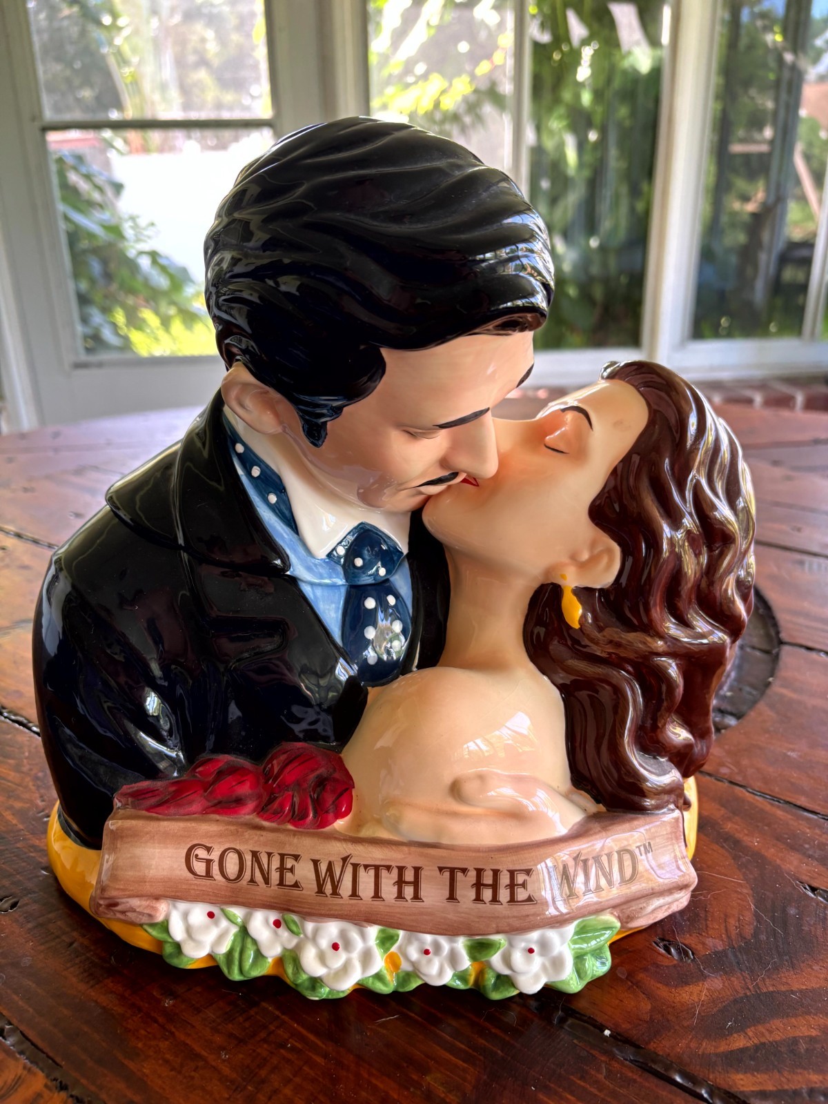 Westland Giftware Gone with The Wind Scarlett & Rhett Kissing Cookie Jar No Box Westland Giftware Gone with The Wind Scarlett & Rhett Kissing Cookie Jar No Box