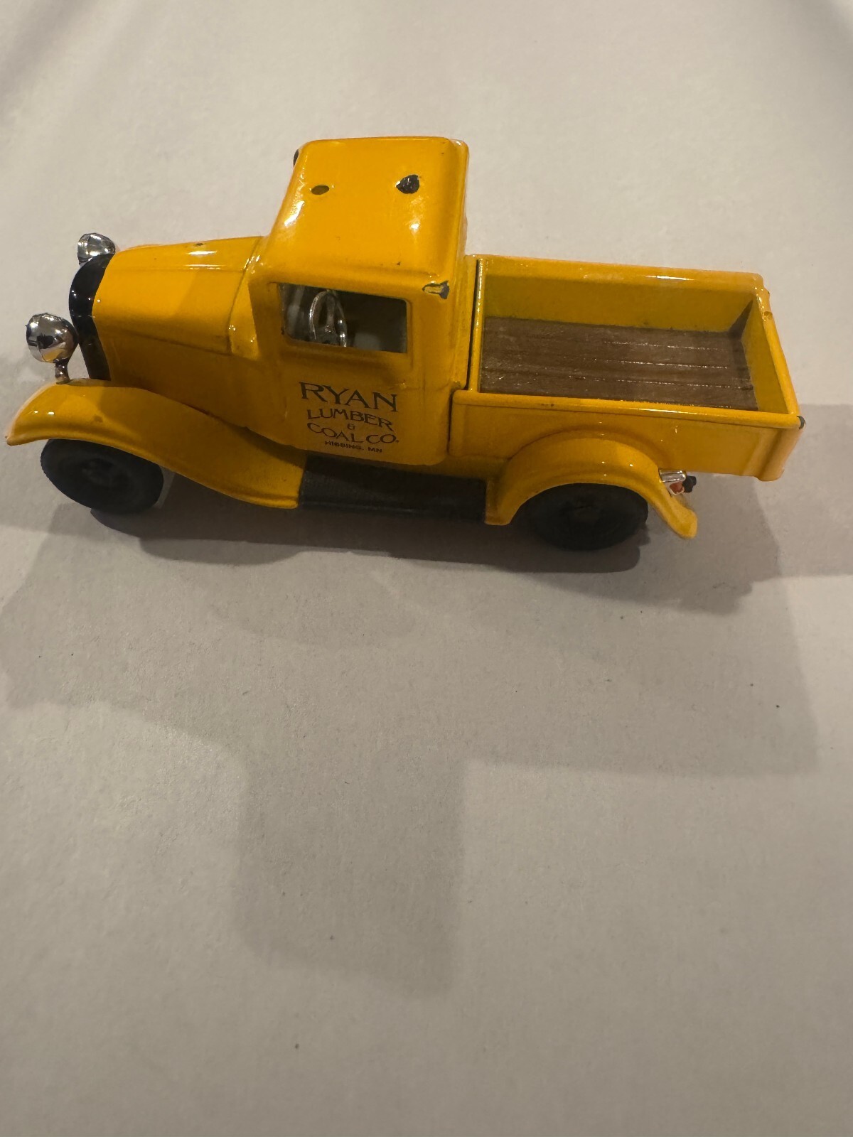 Road Signature 1:24 1930 Ford Ryan Lumber & Coal Co Diecast Truck Yellow RARE Road Signature 1:24 1930 Ford Ryan Lumber & Coal Co Diecast Truck Yellow RARE