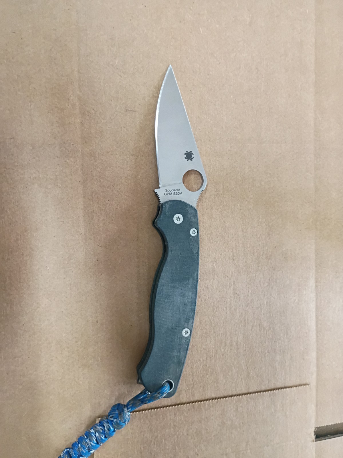 Spyderco Para Military 2 G-10 Folding Knife Digital Camo Spyderco Para Military 2 G-10 Folding Knife Digital Camo