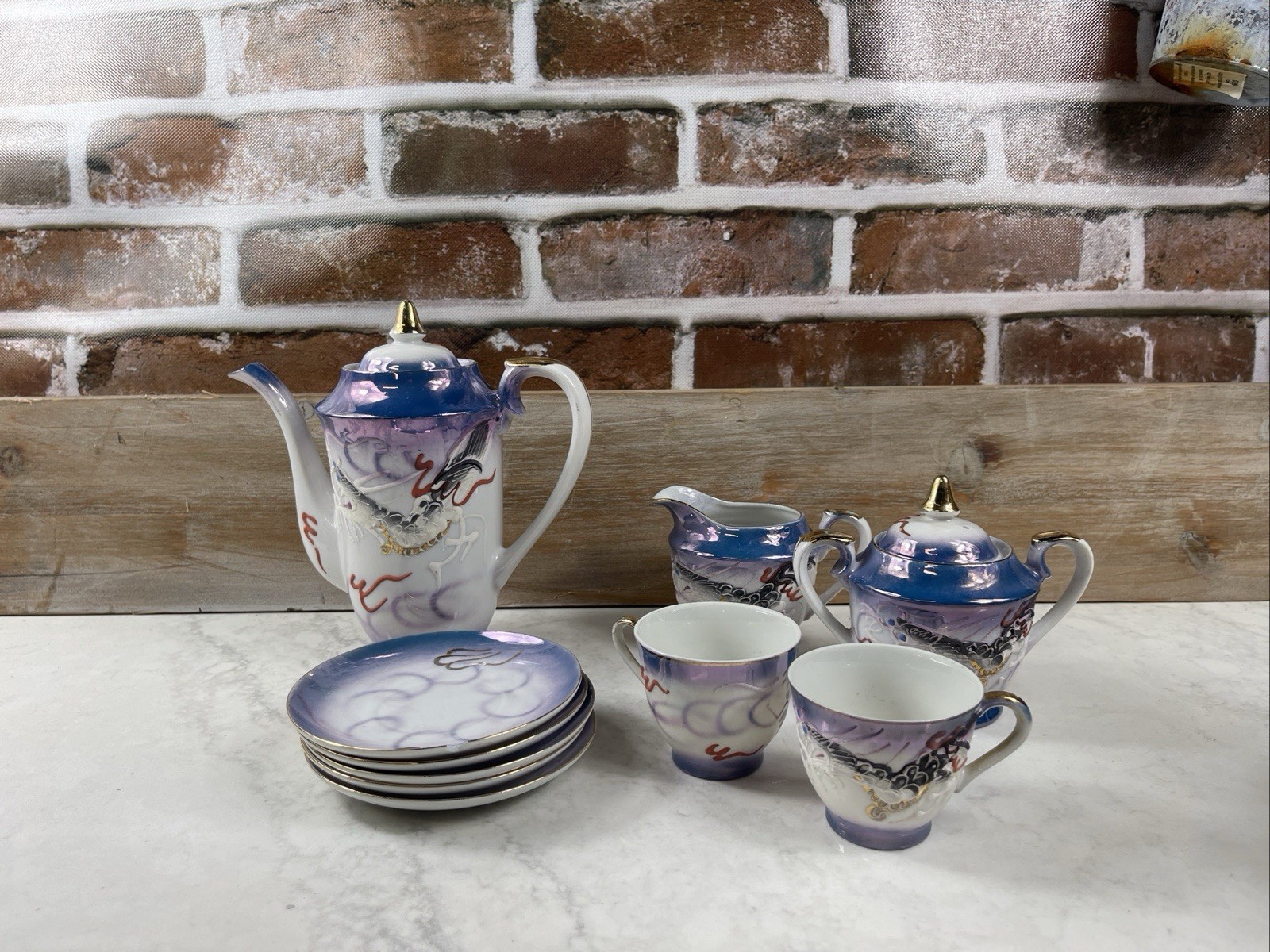 Vintage Ceramic Porcelain Blue & White Gol Embossed Dragon Ware Vintage Ceramic Porcelain Blue & White Gol Embossed Dragon Ware