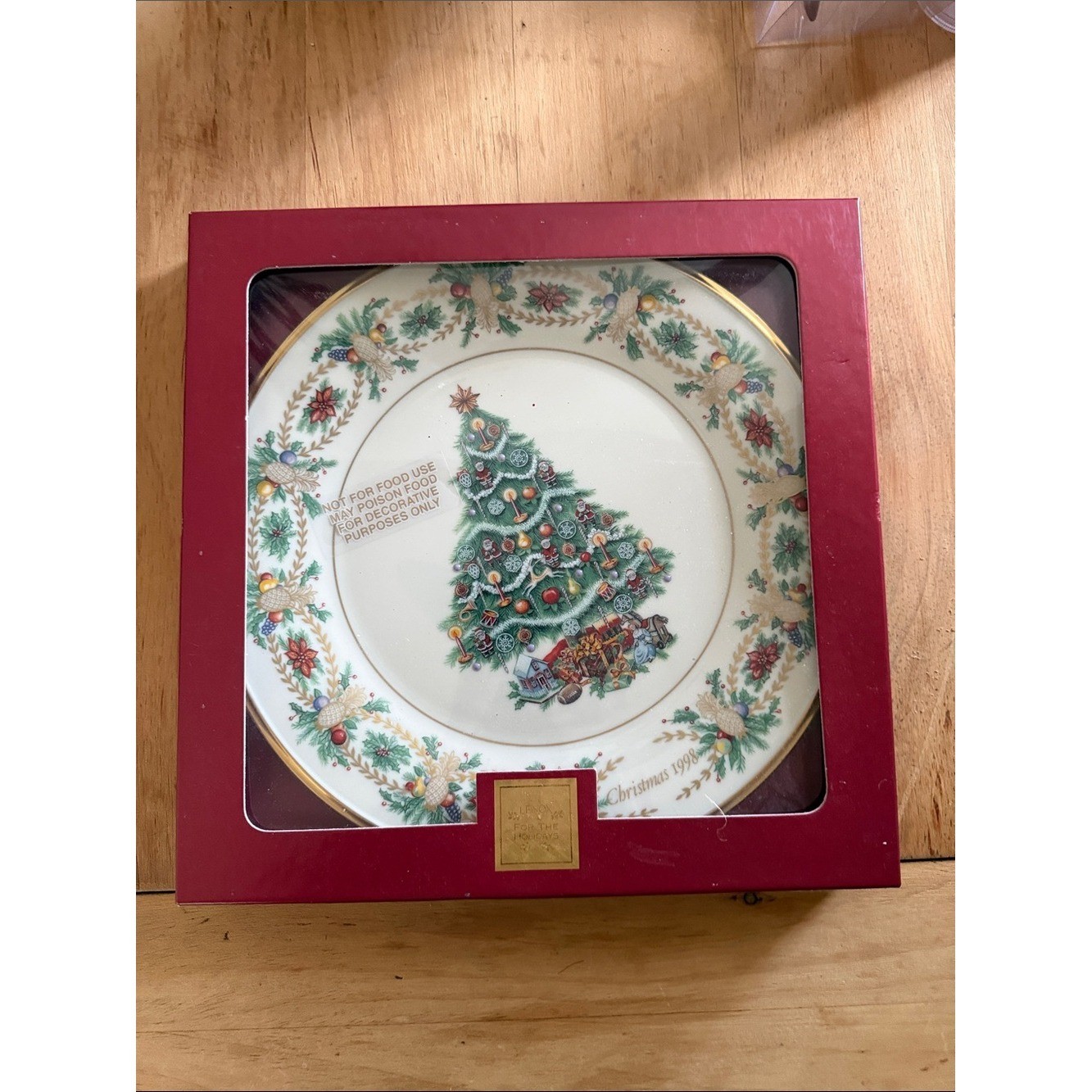 Vintage 1998 Lenox "Christmas Trees Around the World" Collector Plate Vintage 1998 Lenox "Christmas Trees Around the World" Collector Plate