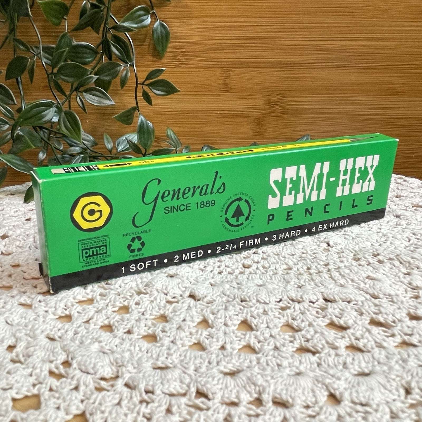 Vintage General's Semi-Hex No. 2 Pencils 12 Pack Green Box Made In USA Cedar Vintage General's Semi-Hex No. 2 Pencils 12 Pack Green Box Made In USA Cedar