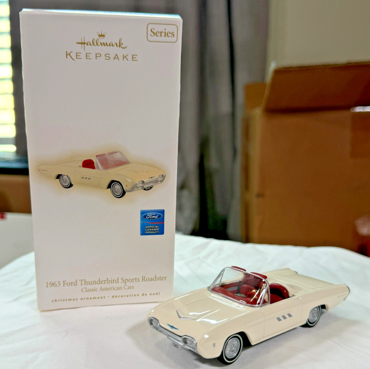 Hallmark Keepsake 2009 1963 Ford Thunderbird Sports Roadster Classic Cars #19 Hallmark Keepsake 2009 1963 Ford Thunderbird Sports Roadster Classic Cars #19