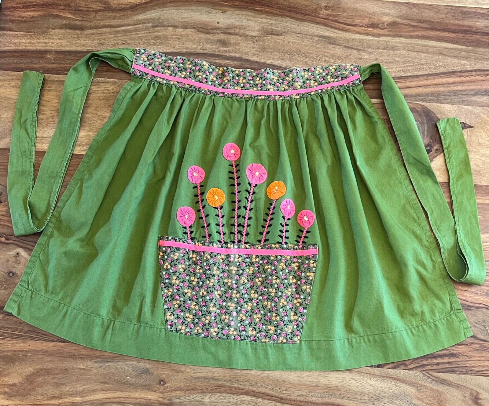 Vintage Cotton Half Apron with Pocket and Yoyo Flowers