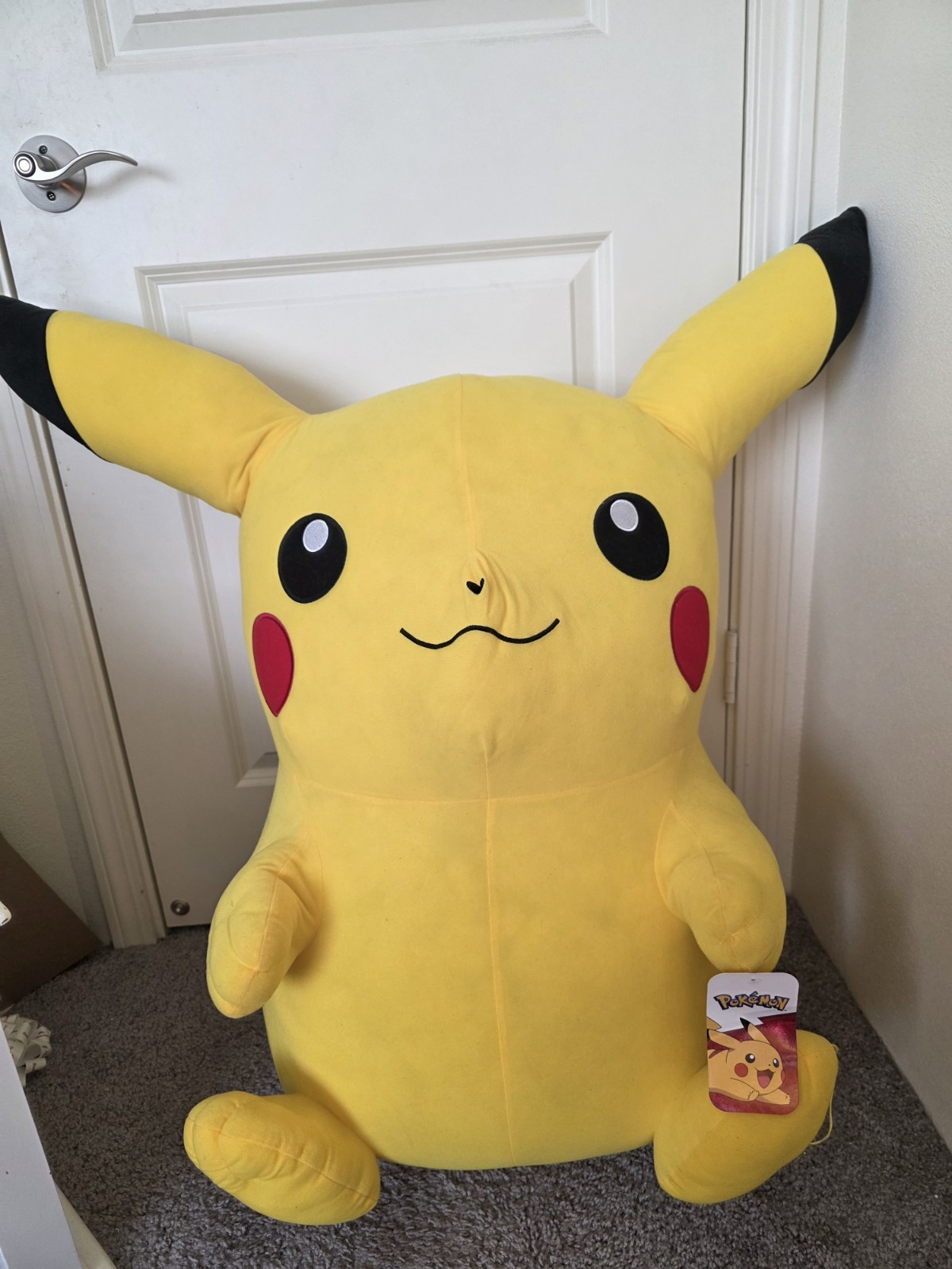 ADORABLE RARE JUMBO 32 INCH POKEMON PIKACHU PLUSH WITH TAG AND ADORABLE RARE JUMBO 32 INCH POKEMON PIKACHU PLUSH WITH TAG AND