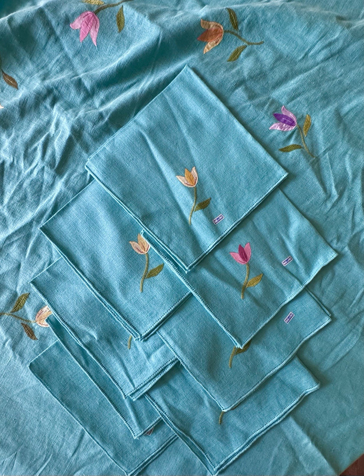 Vtg Italian Linen Tablecloth 8 Napkins Set 70” Rd Applique Floral Scalloped NWT Vtg Italian Linen Tablecloth 8 Napkins Set 70” Rd Applique Floral Scalloped NWT