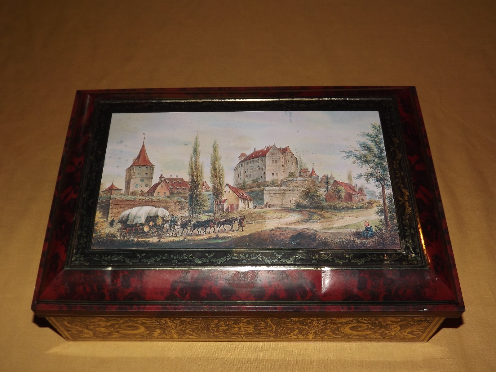 VINTAGE 1997 LARGE HORSES LOGS CASTLE FEDERAL REPUBLIC OF GERMANY COOKIE TIN BOX