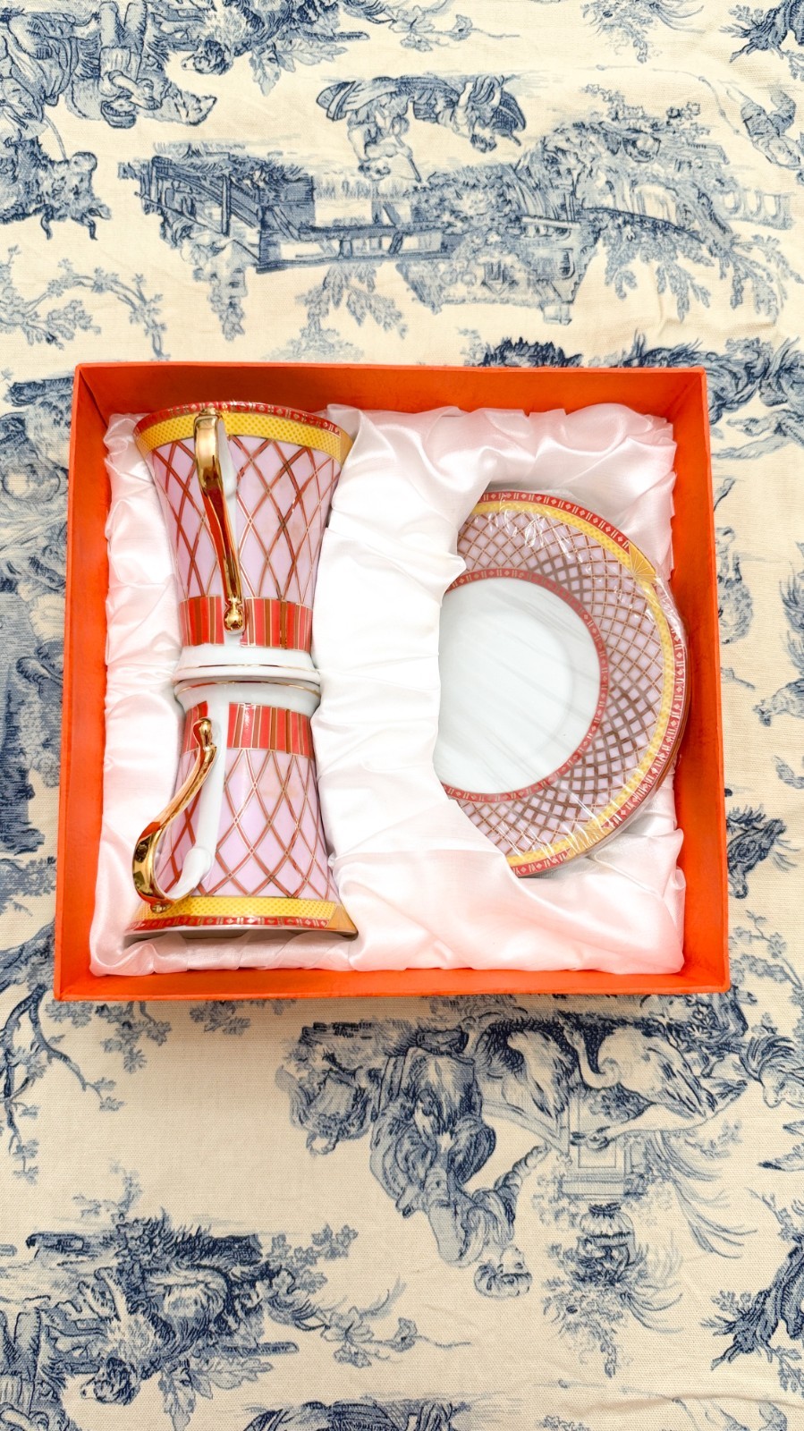 2 VTG MC Porcelain Demitasse Cup & Saucer Set Pink Gold Hollywood Regency MINT 2 VTG MC Porcelain Demitasse Cup & Saucer Set Pink Gold Hollywood Regency MINT