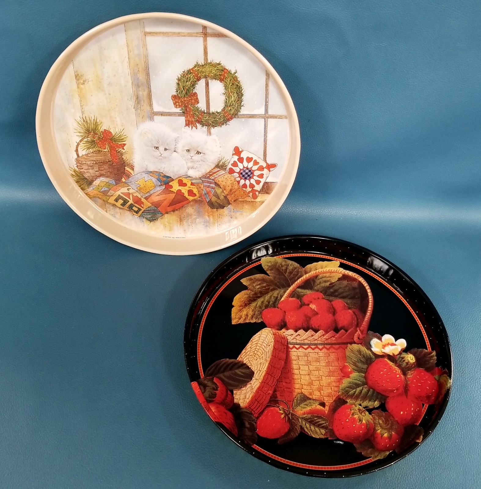 VTG 90s Graphic Metal Serving Tray Lot of 2- Holiday Kittens & Strawberry Basket VTG 90s Graphic Metal Serving Tray Lot of 2- Holiday Kittens & Strawberry Basket