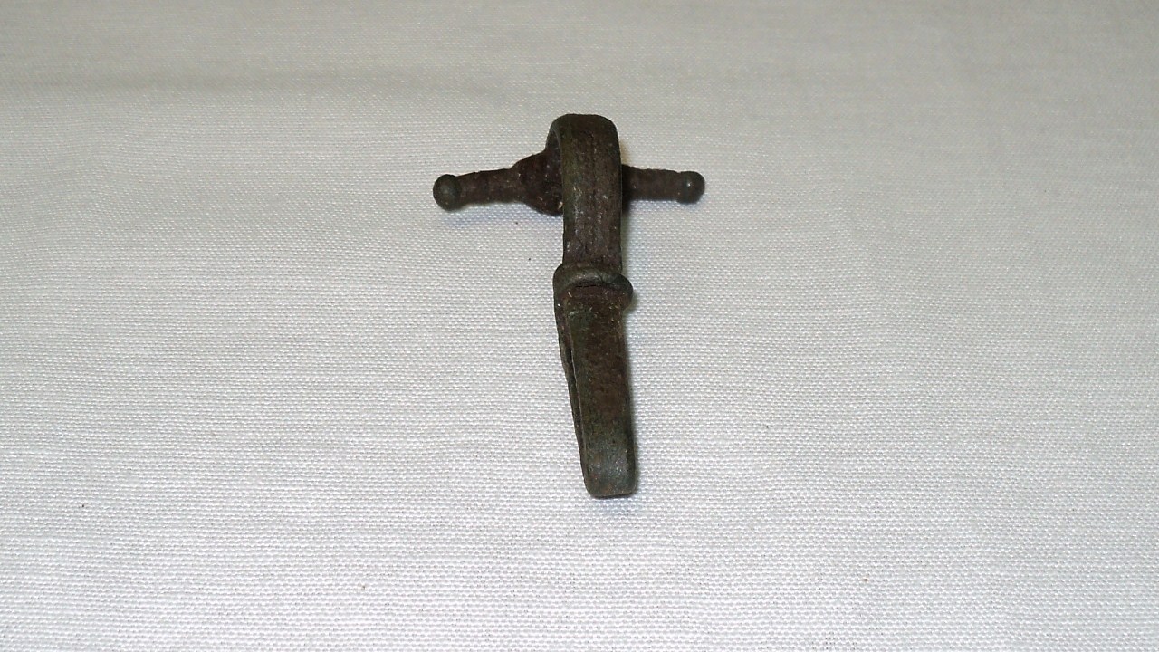 ANTIQUE ROMAN BRONZE FIBULA CIRCA 1ST - 3RD CENTURY A.D. 74 mm long (2.91" long)
