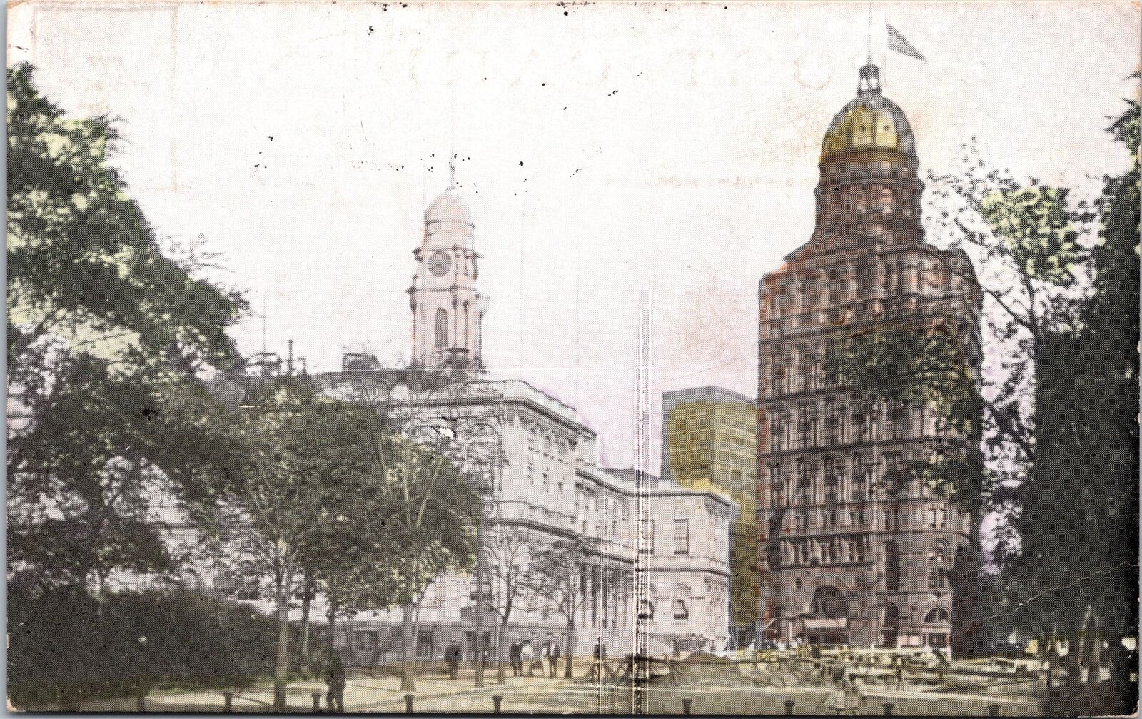 VINTAGE POSTCARD THE WORLD BUILDING & CITY HALL NEW YORK CITY POSTED 1914