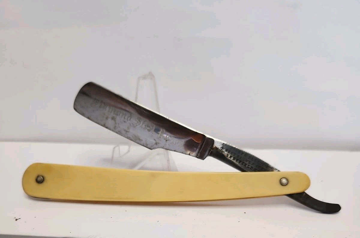 Vintage Joseph Elliot's Best Silver Steel straight razor Yellow Handle Vintage Joseph Elliot's Best Silver Steel straight razor Yellow Handle