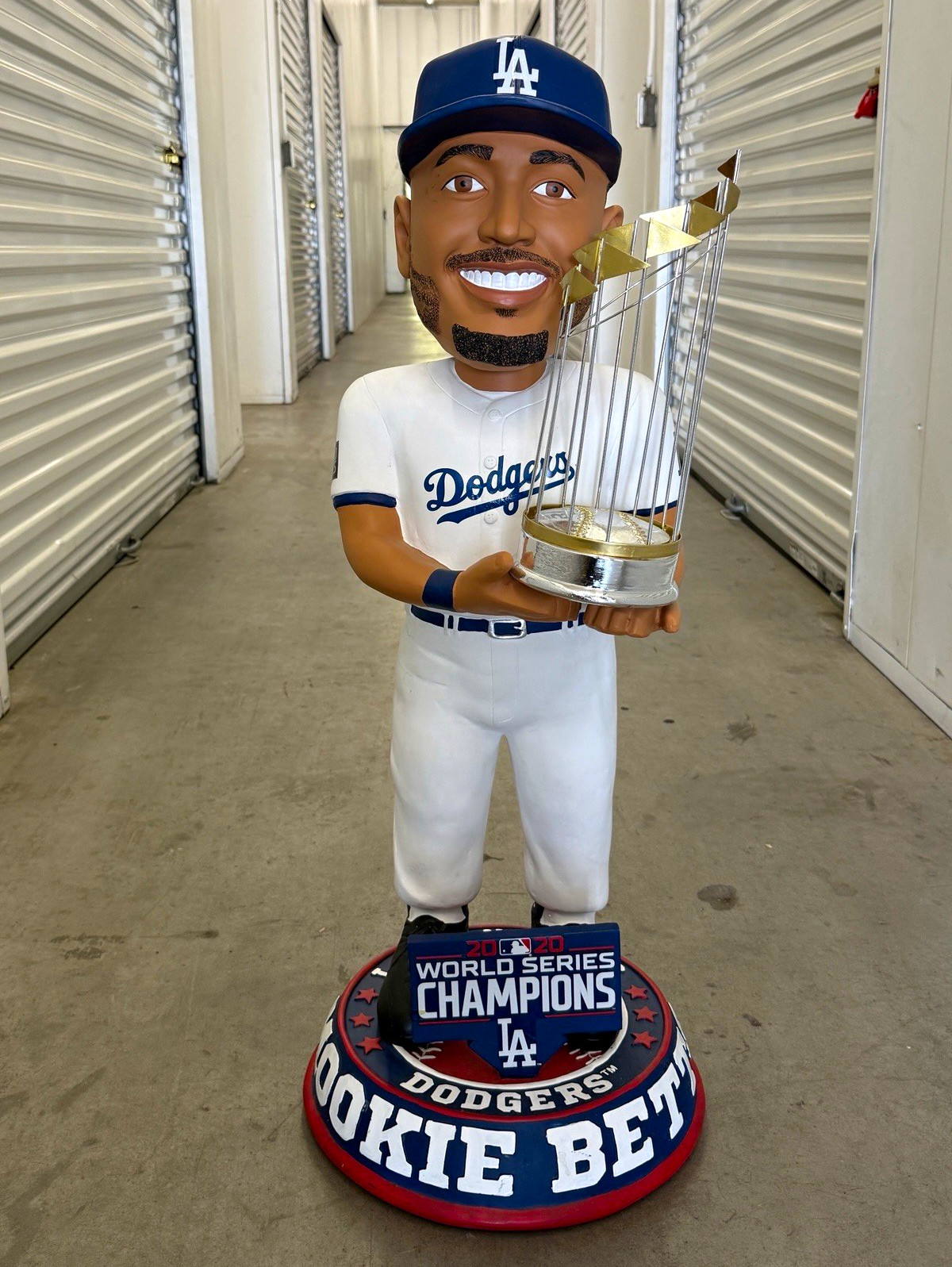 FOCO 3 Ft Mookie Betts Dodgers 2020 World Series Bobblehead #2/12