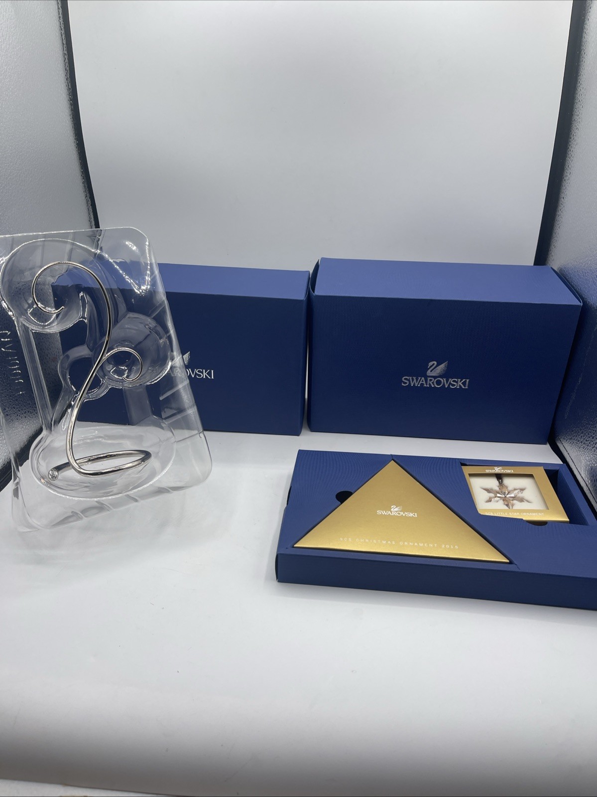 Swarovski SCS Crystal Christmas Ornament & Stand Set 2015 Set Of 3 Swarovski SCS Crystal Christmas Ornament & Stand Set 2015 Set Of 3
