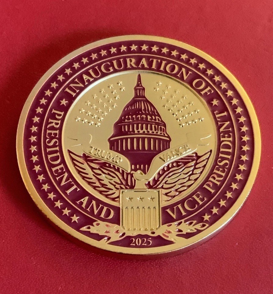 VERY RARE & AUTHENTIC PRESIDENT TRUMP 2nd INAUGURAL VIP GUEST CHALLENGE COIN VERY RARE & AUTHENTIC PRESIDENT TRUMP 2nd INAUGURAL VIP GUEST CHALLENGE COIN