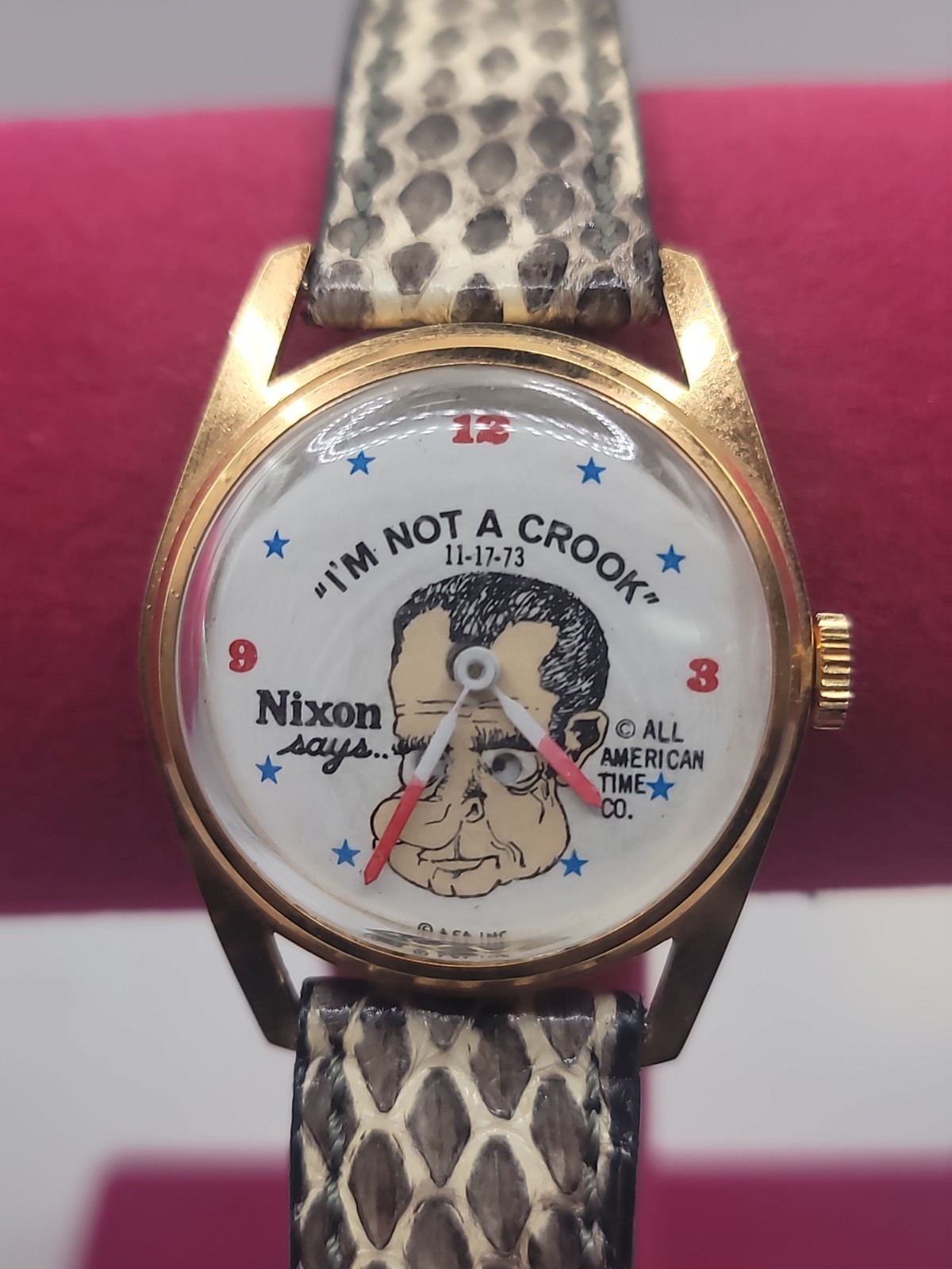 Vintage 1973 President Nixon "I'm not a Crook" watch, 1973 Works Nice Band Vintage 1973 President Nixon "I'm not a Crook" watch, 1973 Works Nice Band