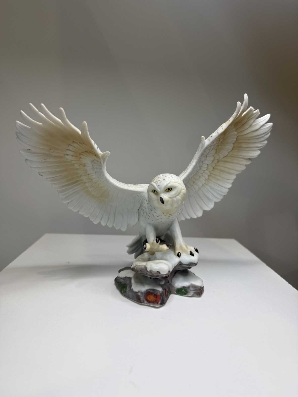 Vintage 1988 Lenox Snowy Owl Figurine Owls of America Fine Porcelain Japan 6.5” Vintage 1988 Lenox Snowy Owl Figurine Owls of America Fine Porcelain Japan 6.5”