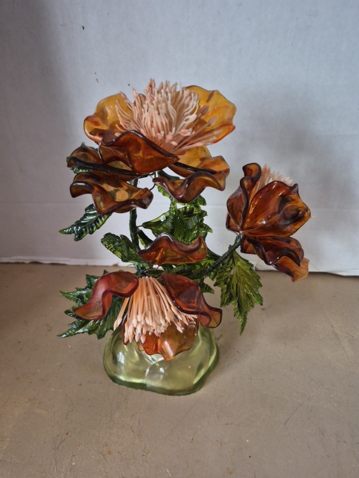 Vintage MCM Lucite Acrylic Flowers 9" Tall Lovely Arrangement Vintage MCM Lucite Acrylic Flowers 9" Tall Lovely Arrangement
