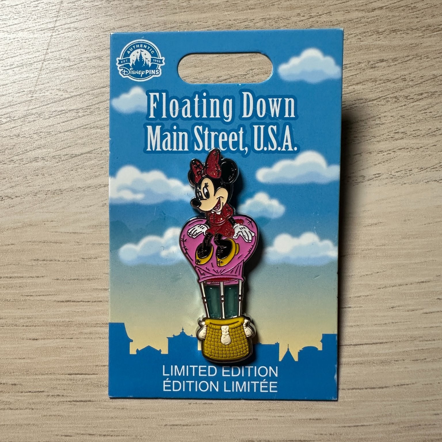 Disney Floating Down Main Street, USA Pin Minnie Mouse Pin LE 4000 Balloon Disney Floating Down Main Street, USA Pin Minnie Mouse Pin LE 4000 Balloon
