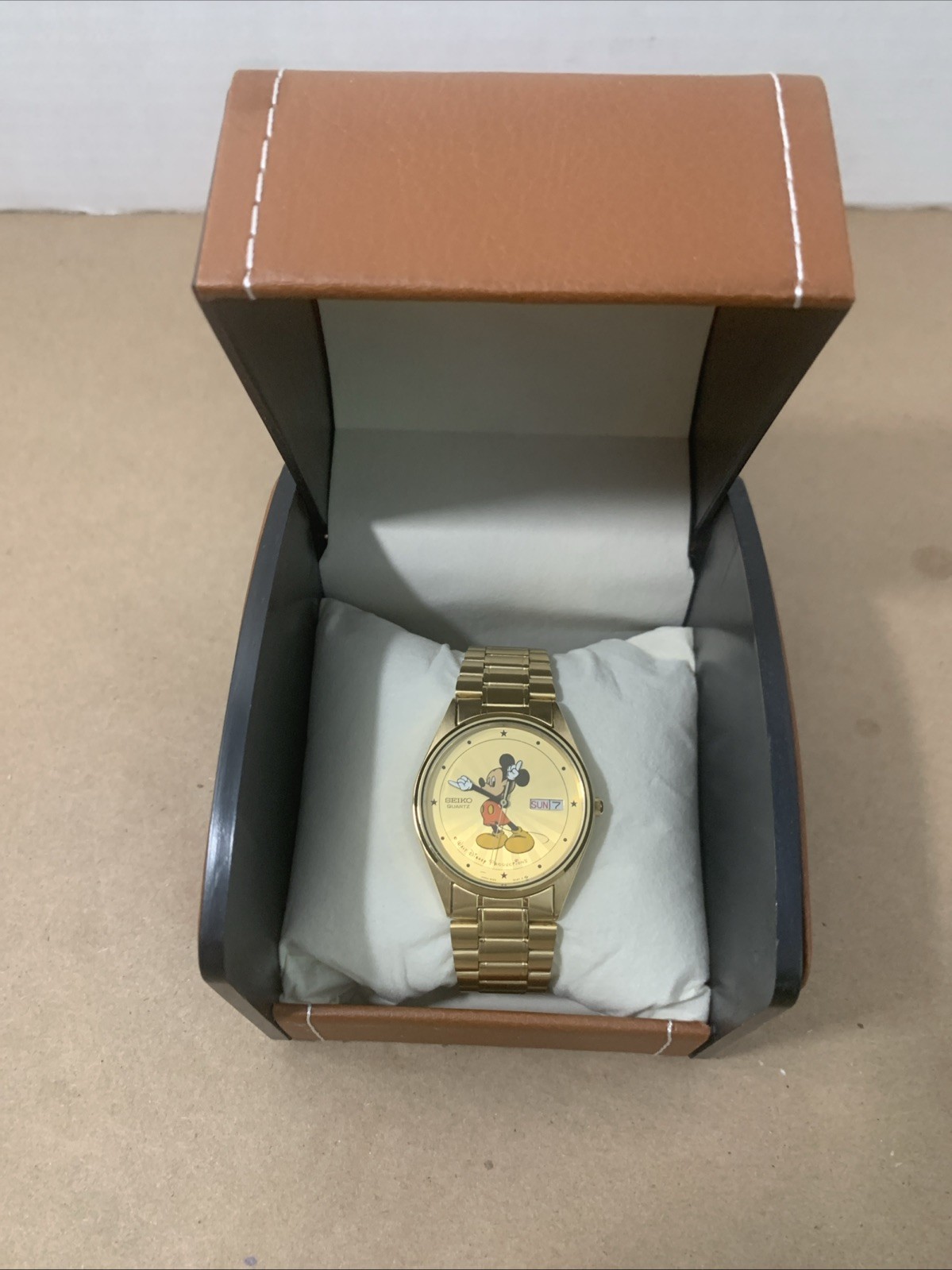 Vintage Seiko Mid 1980s Gold Disney Mickey Mouse Starburst Pattern Watch #602096 Vintage Seiko Mid 1980s Gold Disney Mickey Mouse Starburst Pattern Watch #602096