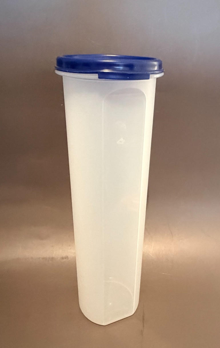 VTG Tupperware Modular Mates Spaghetti Keeper 1661 Clear Navy Lid BPA Free 11" VTG Tupperware Modular Mates Spaghetti Keeper 1661 Clear Navy Lid BPA Free 11"