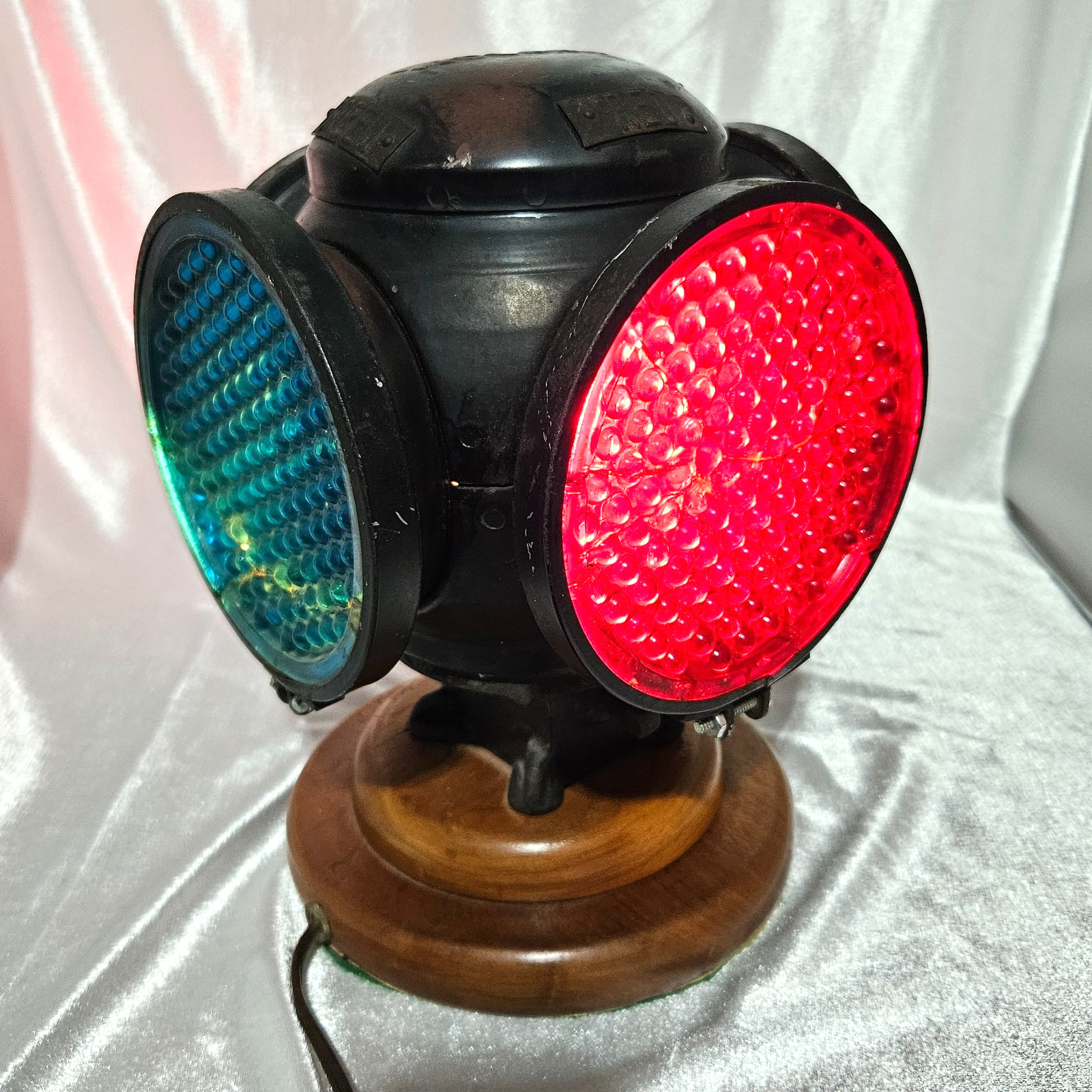 Vintage "Adlake" Railroad Signal Lamp Red Green Yellow "Train Light" Wood Base Vintage "Adlake" Railroad Signal Lamp Red Green Yellow "Train Light" Wood Base
